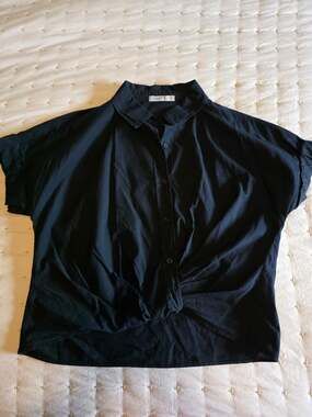 Stateside Women's Short Sleeve Button Front Twist Poplin Shirt Black